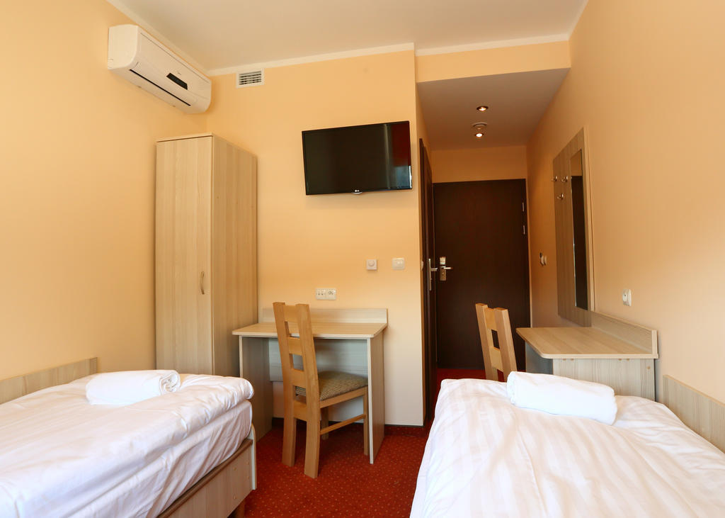 Hostel เชอวีซ ภายนอก รูปภาพ